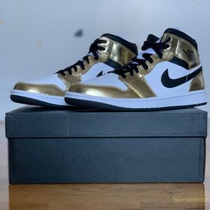 Jordan Retro 1 Mid Metallic Gold